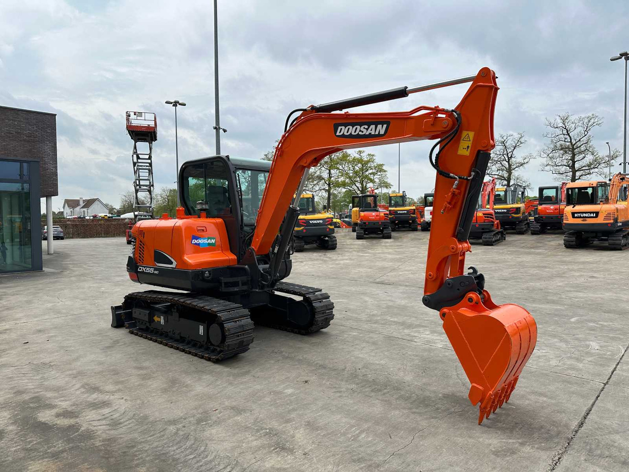 Doosan DX55-9C - Pelle sur chenille: photos 3 Doosan DX55-9C - Pelle sur chenille: photos 3