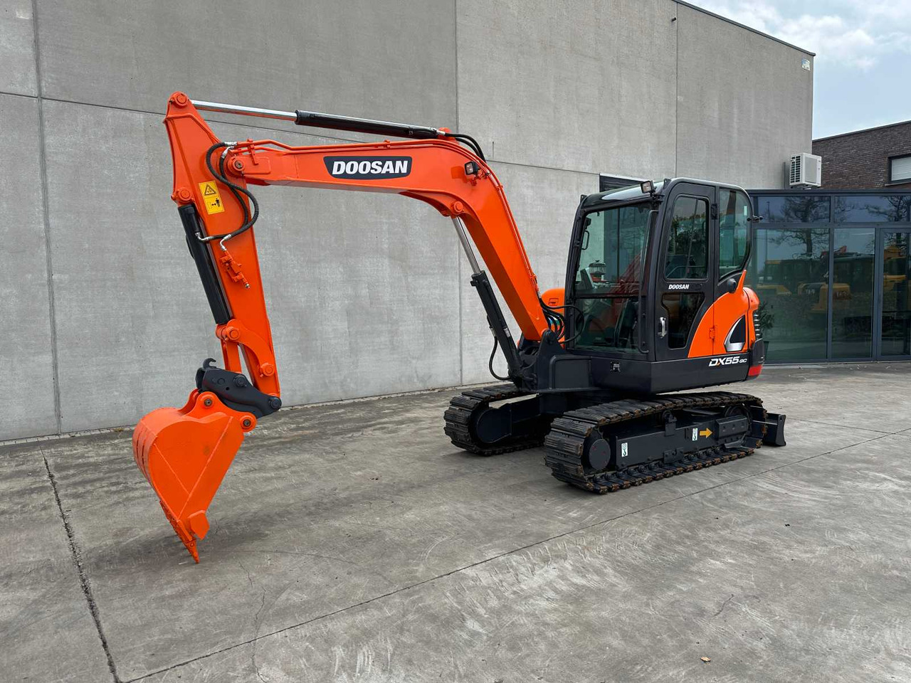 Doosan DX55-9C - Pelle sur chenille: photos 1 Doosan DX55-9C - Pelle sur chenille: photos 1