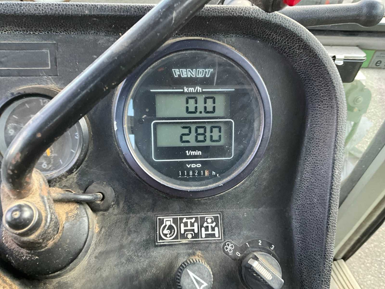 Tracteur agricole FENDT FARMER 309C TURBOMATIC ALL-WHEEL DRIVE AGRICULTURAL TRACTOR: photos 29