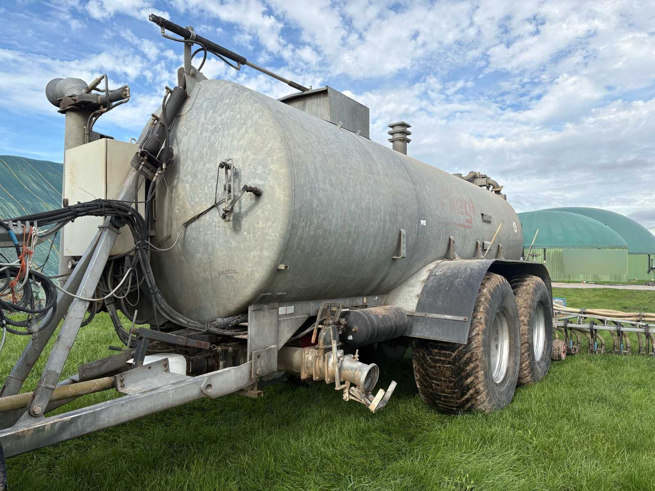 FLIEGL Güllefass mit Schleppschuhverteiler und Scheibeninjektor - Epandeur à fumier: photos 3 FLIEGL Güllefass mit Schleppschuhverteiler und Scheibeninjektor - Epandeur à fumier: photos 3