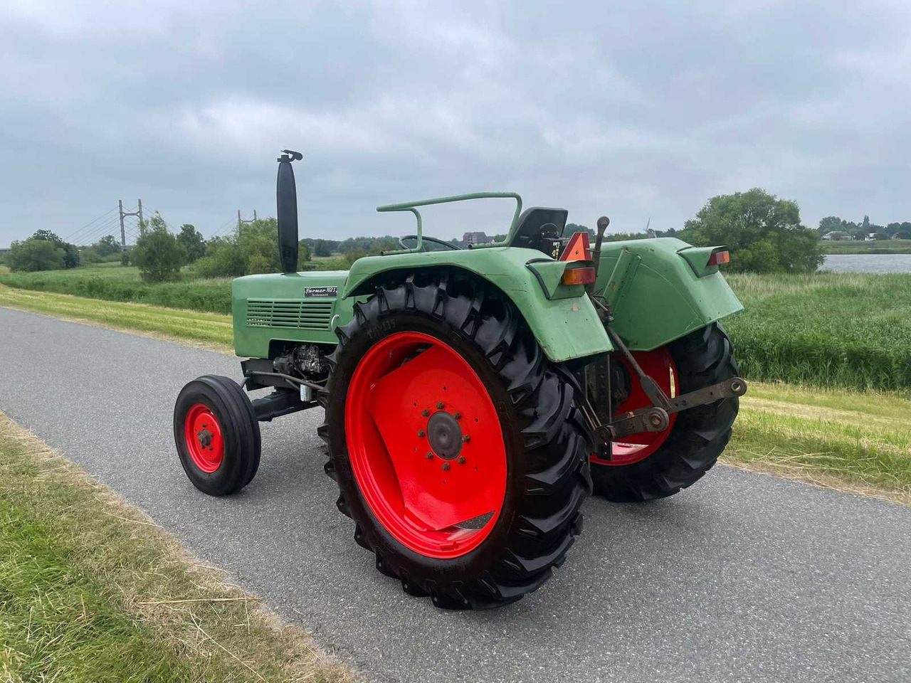 Fendt 102 S - Tracteur agricole: photos 4 Fendt 102 S - Tracteur agricole: photos 4