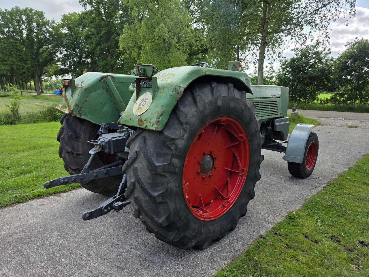 Tracteur agricole Fendt 610S: photos 10