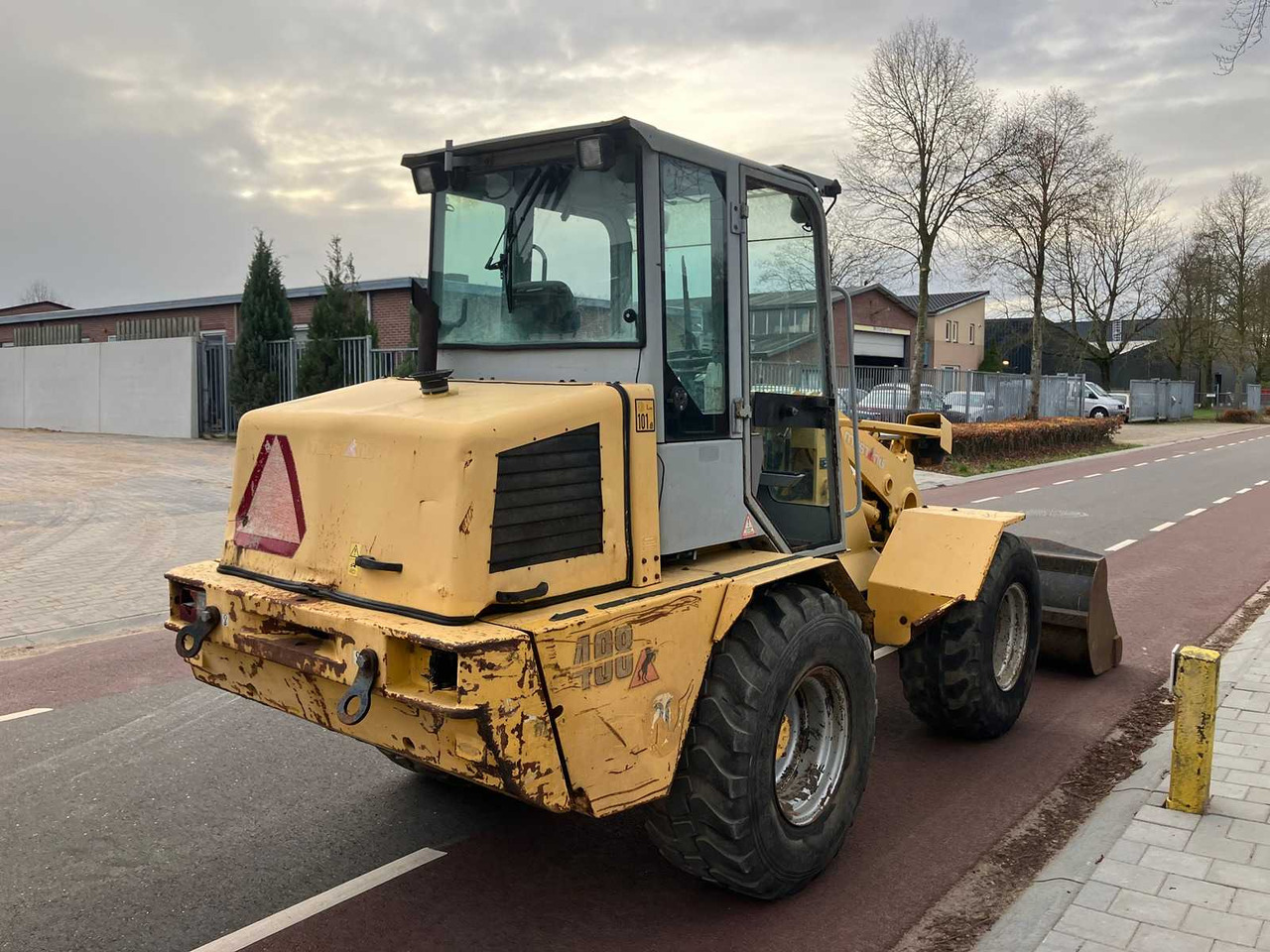 GEHL EUROPE - 2006 - KL498 - SHOVEL - Chargeuse sur pneus: photos 5 GEHL EUROPE - 2006 - KL498 - SHOVEL - Chargeuse sur pneus: photos 5