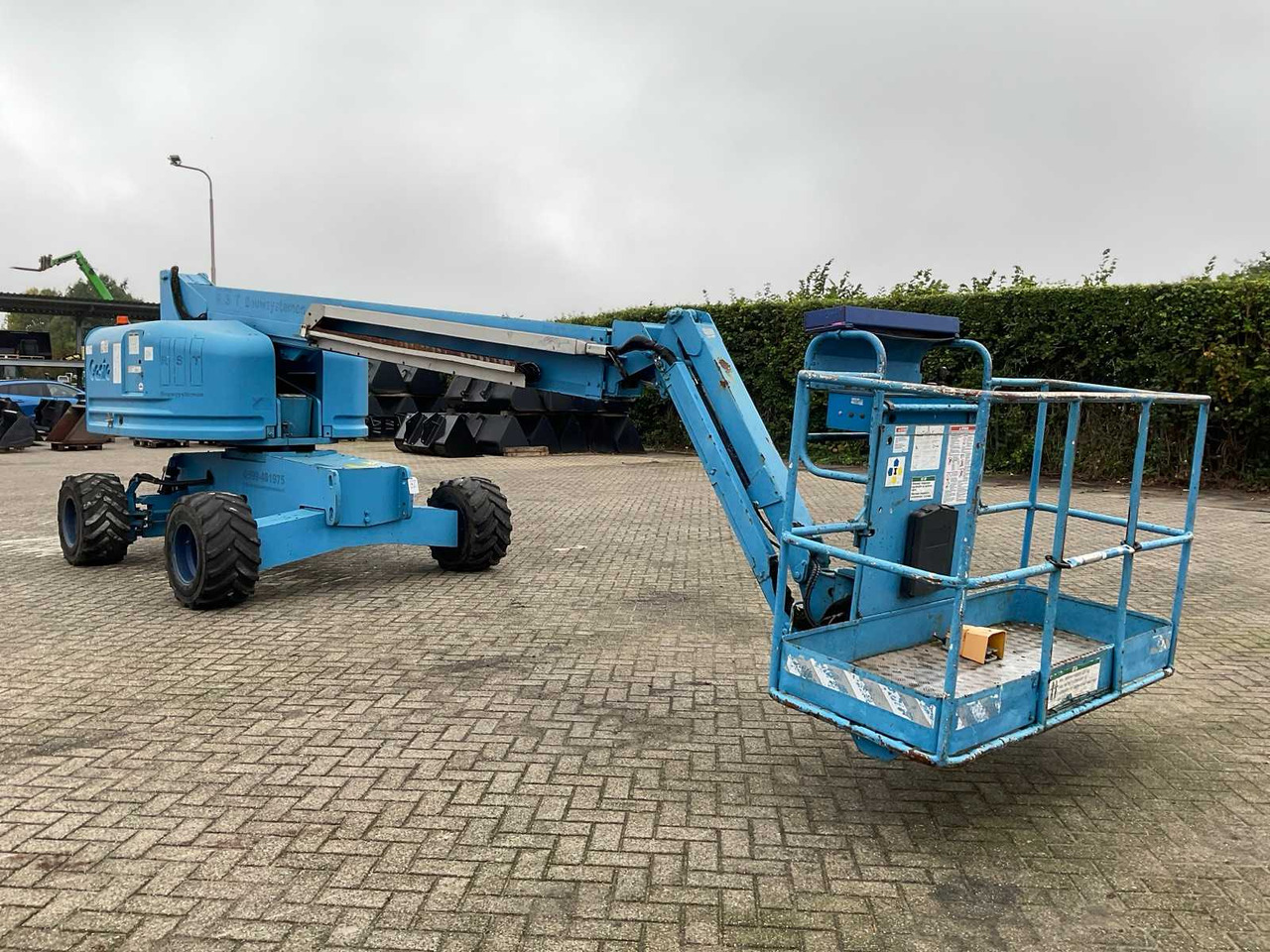 Genie S-45 - Nacelle: photos 1 Genie S-45 - Nacelle: photos 1