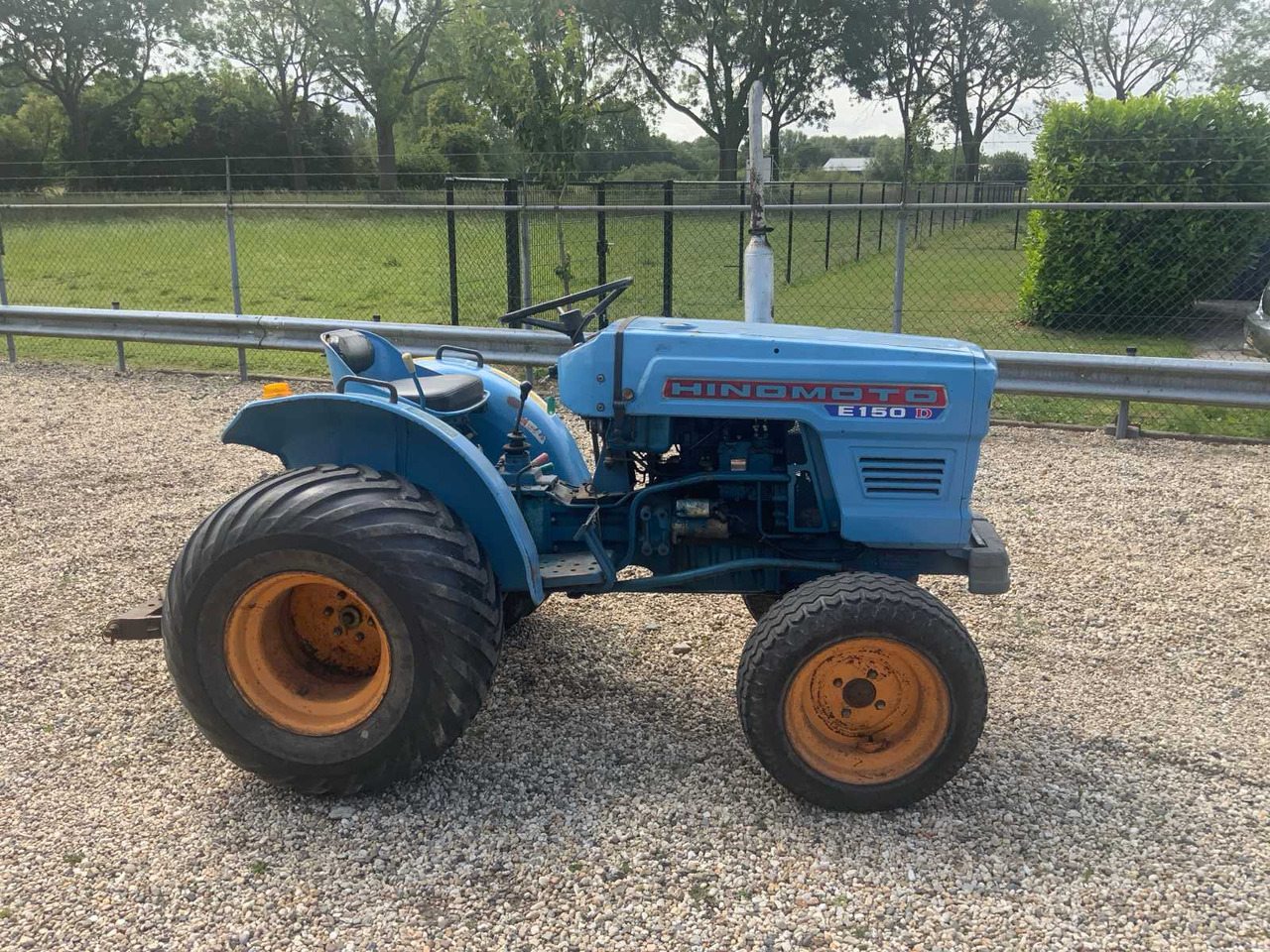 Hinomoto E150D - Micro tracteur: photos 4 Hinomoto E150D - Micro tracteur: photos 4