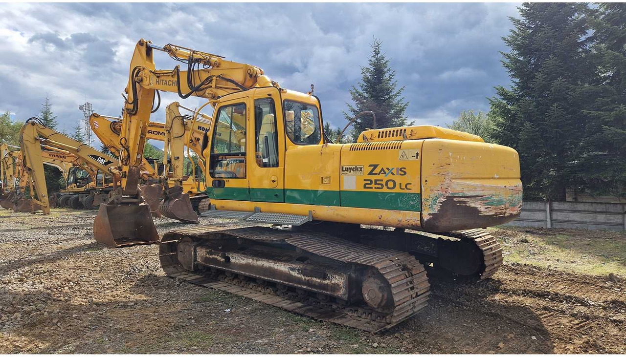 Hitachi ZX250 - Pelle sur chenille: photos 2 Hitachi ZX250 - Pelle sur chenille: photos 2
