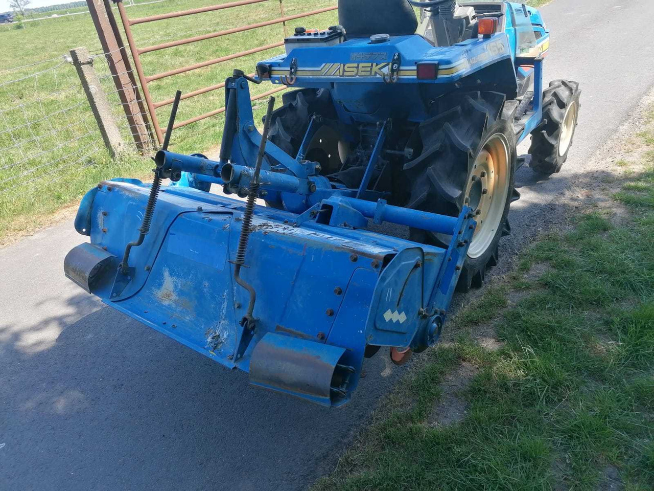 Iseki TU165F - Micro tracteur: photos 4 Iseki TU165F - Micro tracteur: photos 4