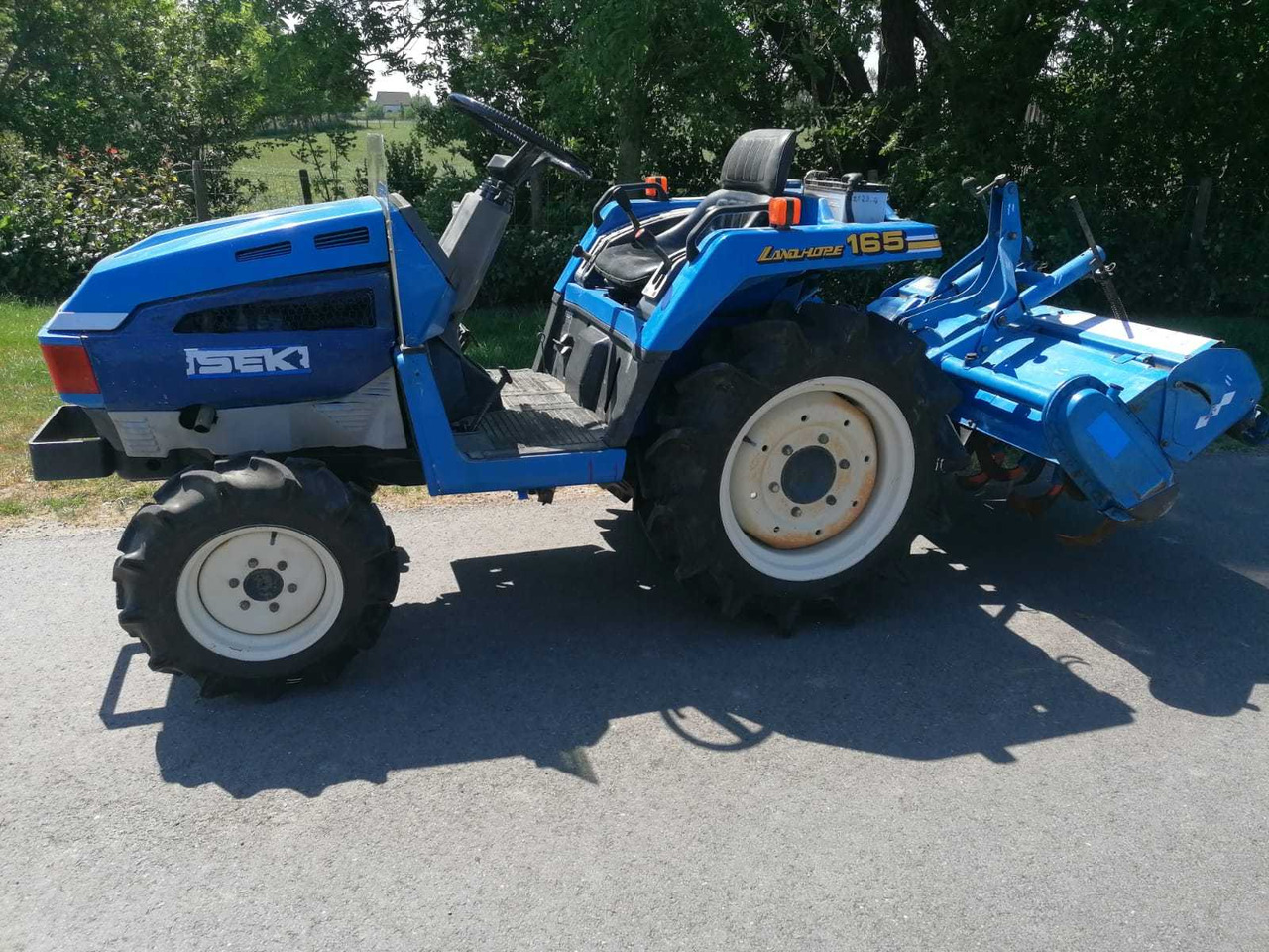 Iseki TU165F - Micro tracteur: photos 1 Iseki TU165F - Micro tracteur: photos 1