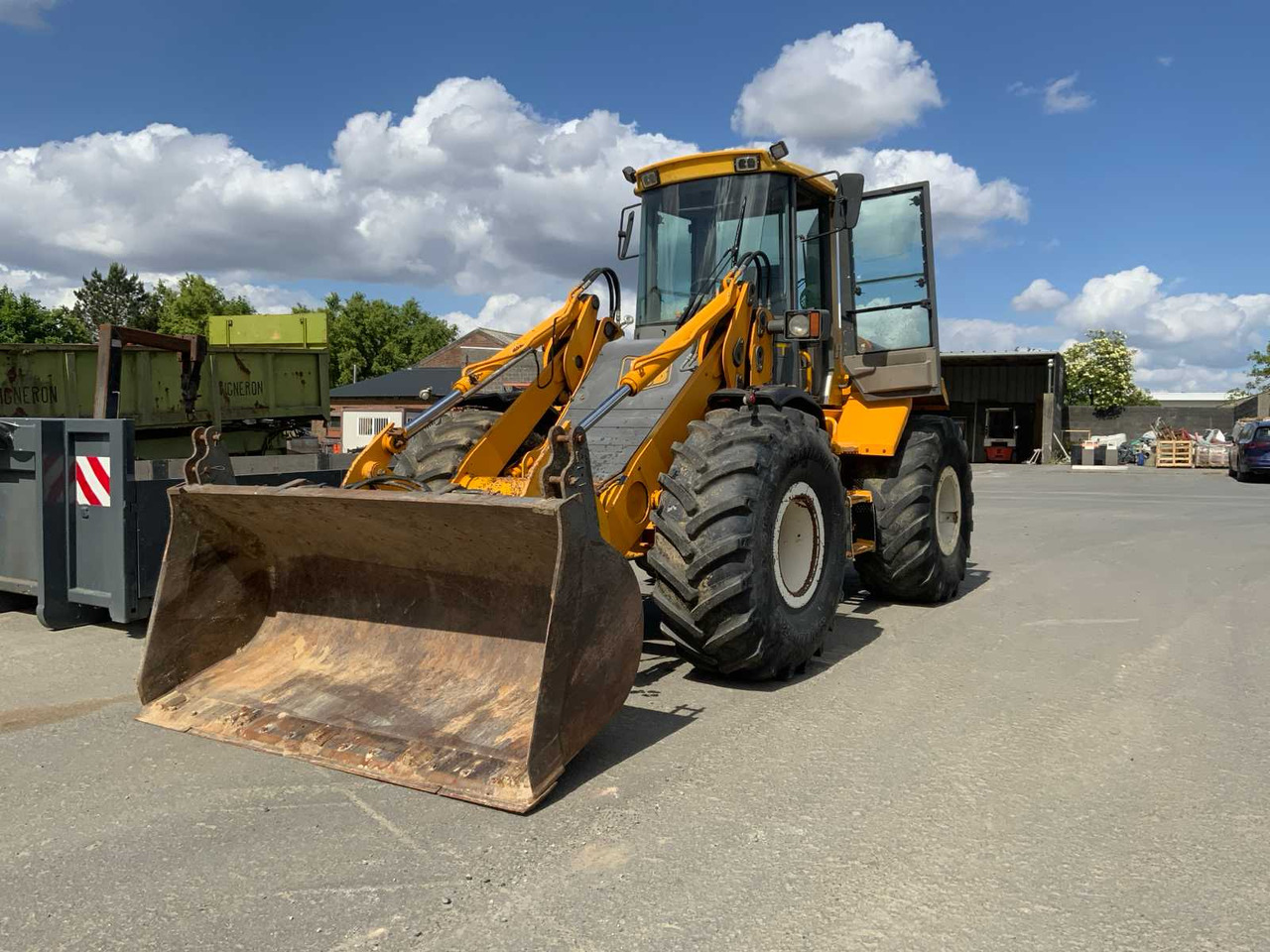 JCB 426 - Chargeuse sur pneus: photos 1 JCB 426 - Chargeuse sur pneus: photos 1