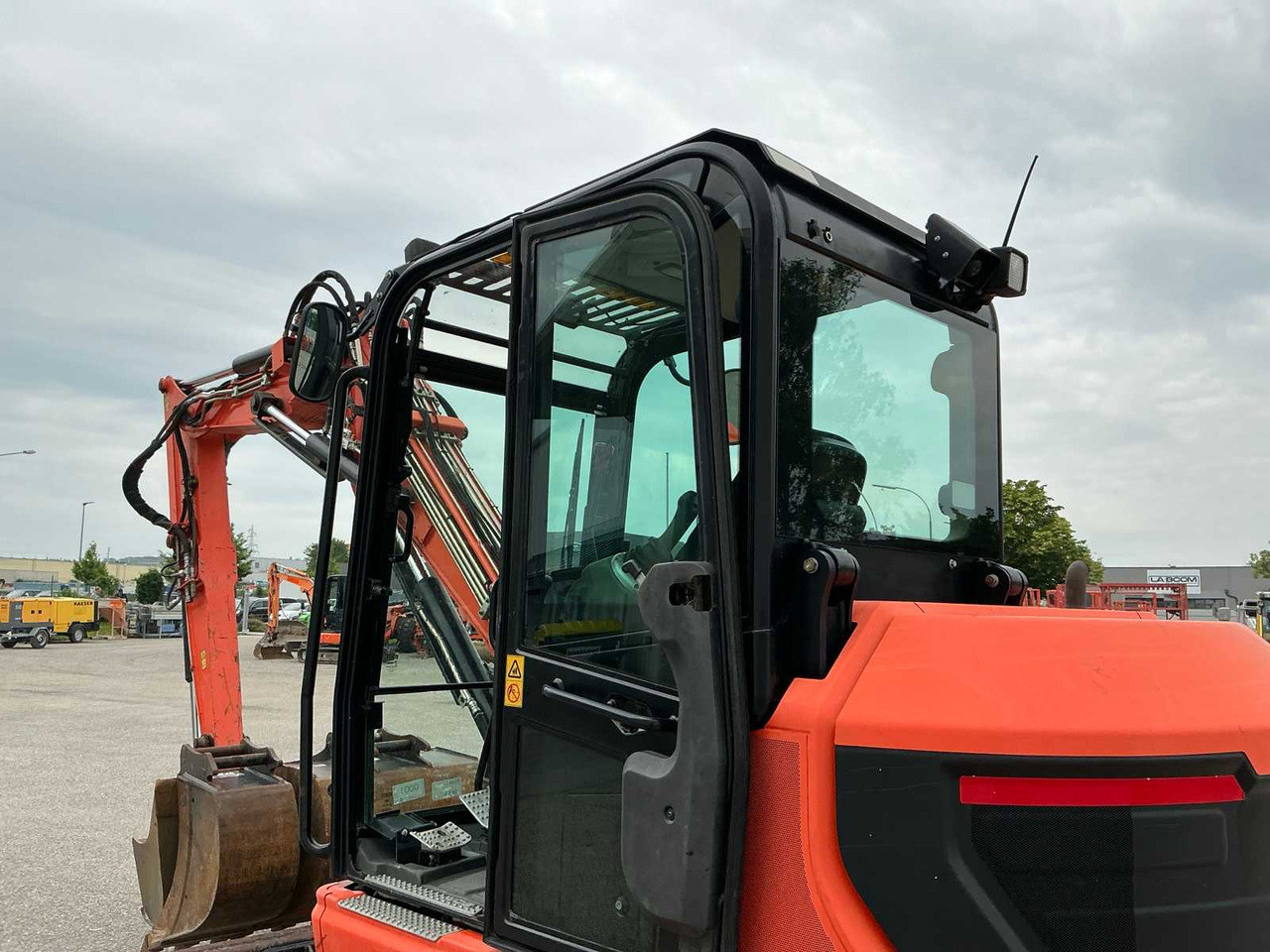 Pelle sur chenille JCB 86C-1TAB: photos 28