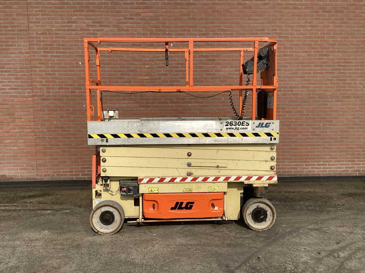 JLG 2630 ES - Nacelle: photos 1 JLG 2630 ES - Nacelle: photos 1