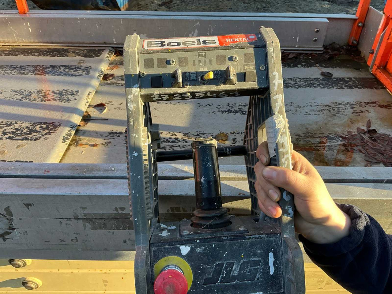 Nacelle JLG - 3246ES - AERIAL WORK PLATFORMS - 2011 (ESN11811014): photos 18 Nacelle JLG - 3246ES - AERIAL WORK PLATFORMS - 2011 (ESN11811014): photos 18