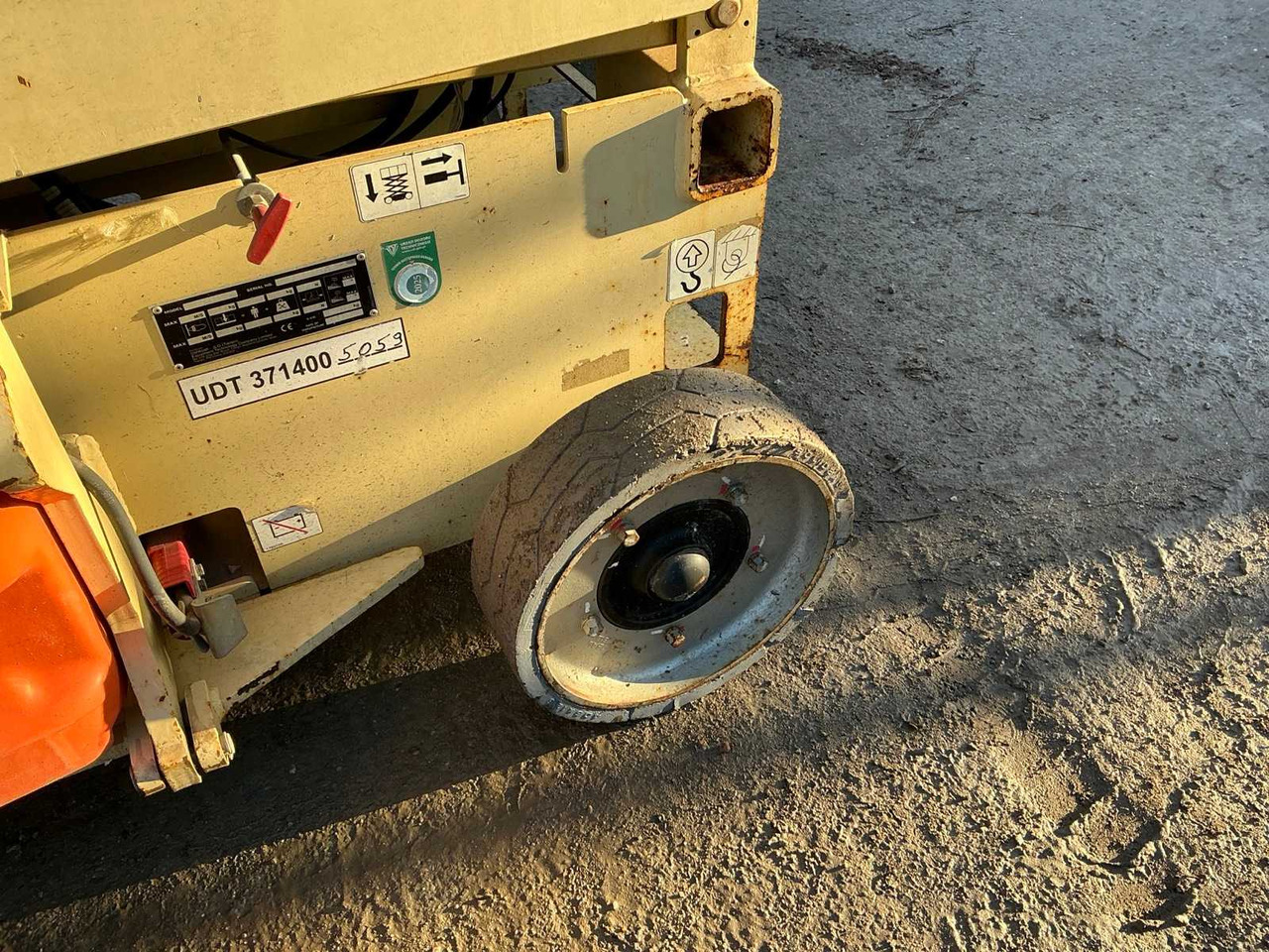 Nacelle JLG - 3246ES - AERIAL WORK PLATFORMS - 2011 (ESN11811014): photos 8 Nacelle JLG - 3246ES - AERIAL WORK PLATFORMS - 2011 (ESN11811014): photos 8