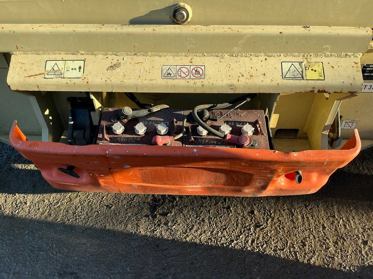 Nacelle JLG - 3246ES - AERIAL WORK PLATFORMS - 2011 (ESN11811014): photos 13 Nacelle JLG - 3246ES - AERIAL WORK PLATFORMS - 2011 (ESN11811014): photos 13