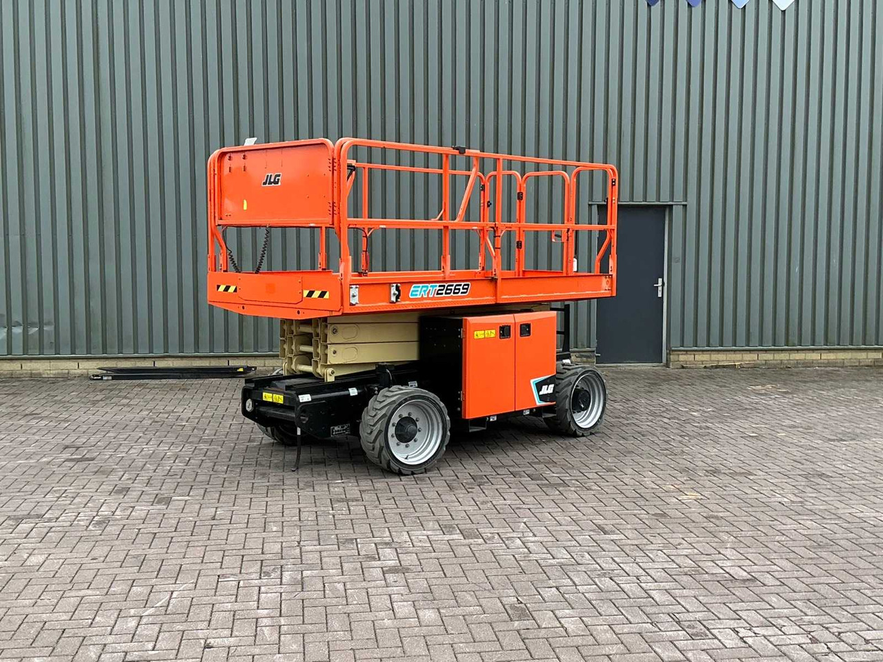 JLG ERT 2669 - Nacelle: photos 2 JLG ERT 2669 - Nacelle: photos 2