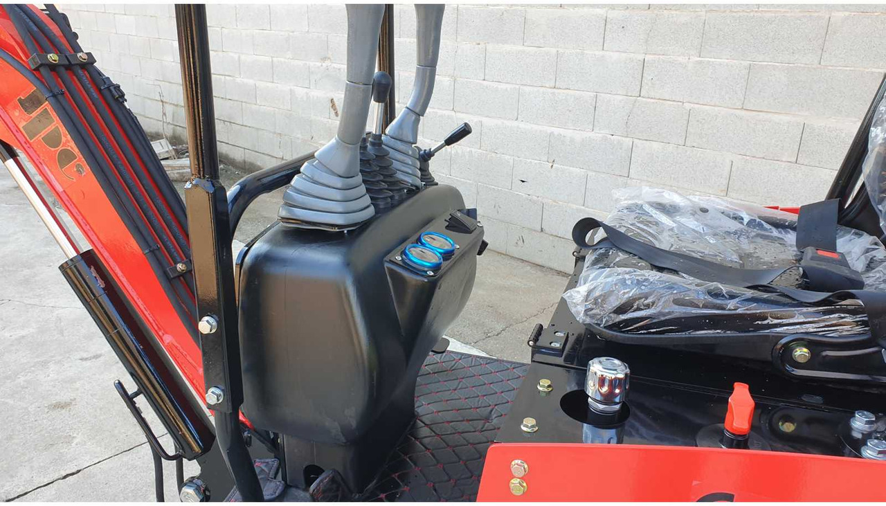 JPC HT12 MINI EXCAVATOR - Mini pelle: photos 3 JPC HT12 MINI EXCAVATOR - Mini pelle: photos 3