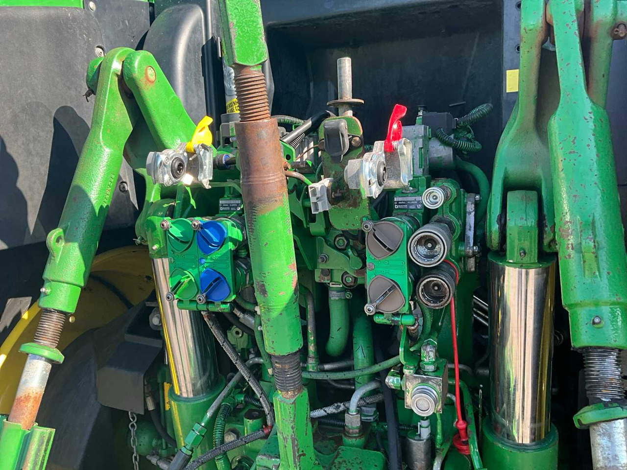 Tracteur agricole John deere 6170 R: photos 23