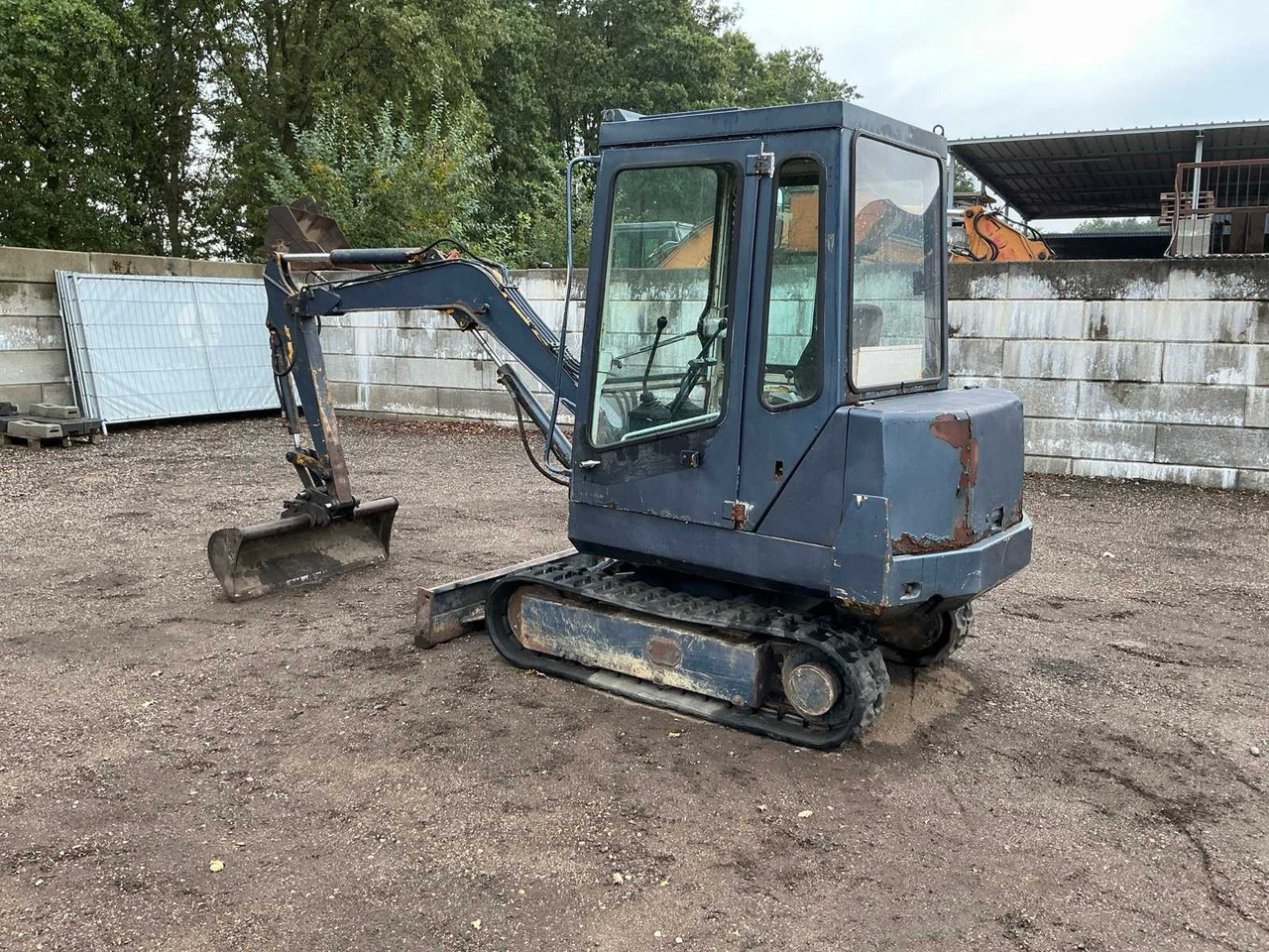 Komatsu PC 10-6 - Mini pelle: photos 3 Komatsu PC 10-6 - Mini pelle: photos 3