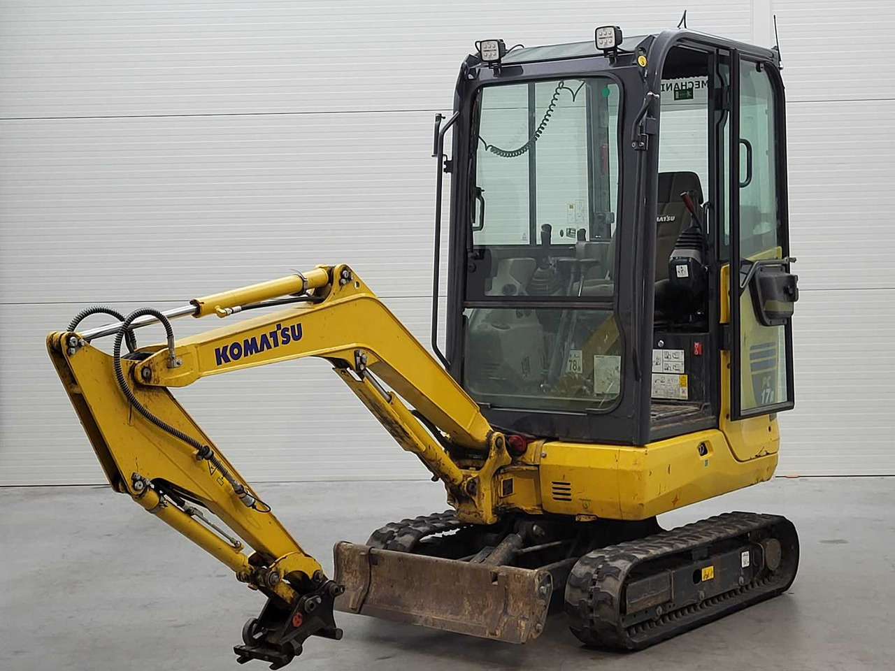 Komatsu PC 17R-S - Mini pelle: photos 1 Komatsu PC 17R-S - Mini pelle: photos 1