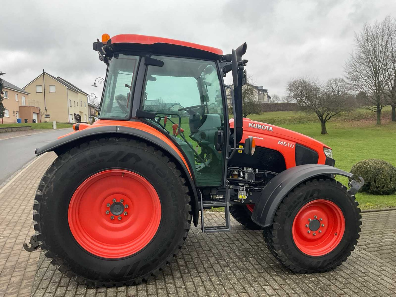 Tracteur agricole Kubota 2020 KUBOTA M5111 FOUR WHEEL DRIVE FARM TRACTOR: photos 6 Tracteur agricole Kubota 2020 KUBOTA M5111 FOUR WHEEL DRIVE FARM TRACTOR: photos 6