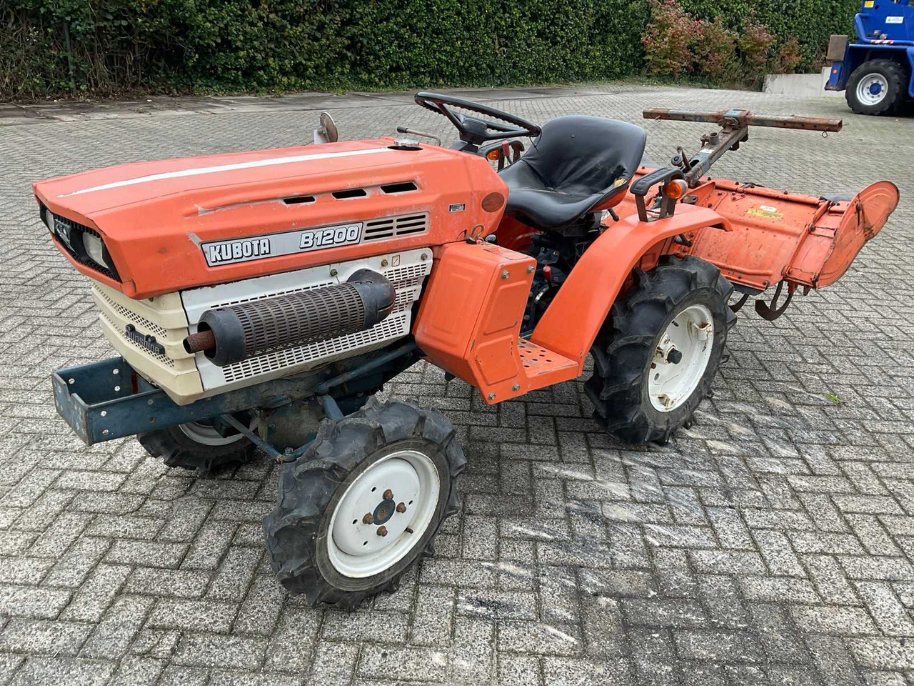 Kubota B1200 - Micro tracteur: photos 1 Kubota B1200 - Micro tracteur: photos 1