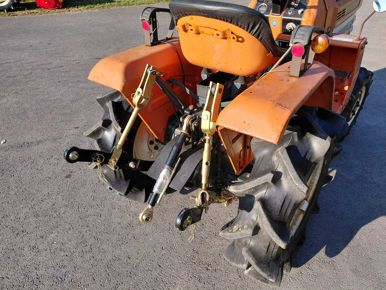 Kubota B1400 - Micro tracteur: photos 4 Kubota B1400 - Micro tracteur: photos 4