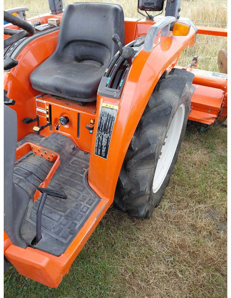 Kubota T240 - Micro tracteur: photos 4 Kubota T240 - Micro tracteur: photos 4