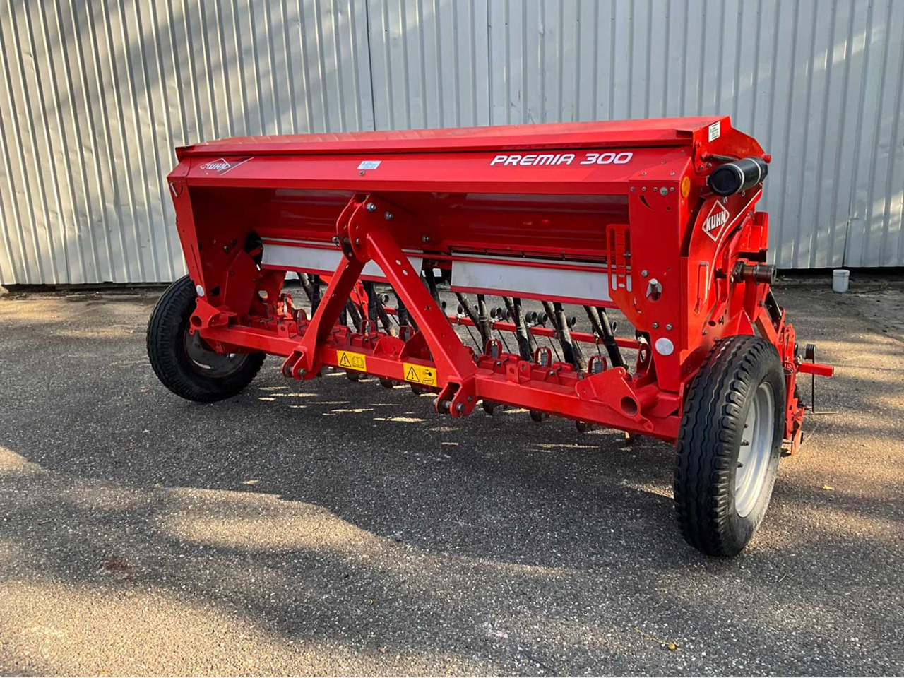 Kuhn Premia 300 - Semoir/ Planteuse: photos 1 Kuhn Premia 300 - Semoir/ Planteuse: photos 1