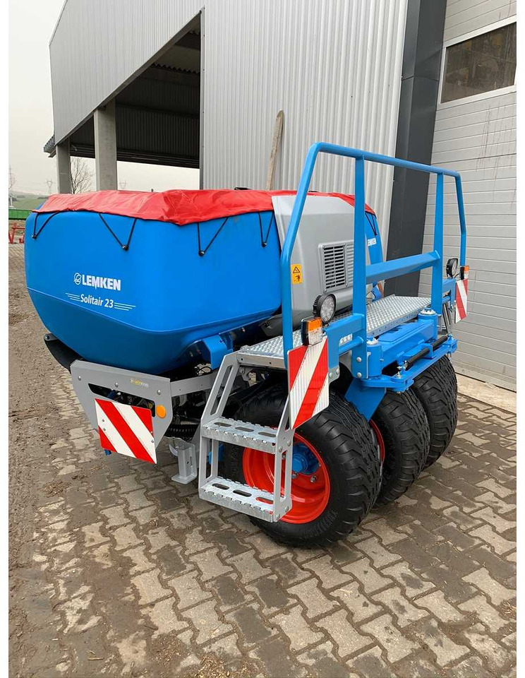 LEMKEN SOLITAIR + ZIRKON + FRONT TANK Solitair 12K/600 + Zirkon 12K/600 + Front Tank Solitair 23 - Semoir/ Planteuse: photos 3 LEMKEN SOLITAIR + ZIRKON + FRONT TANK Solitair 12K/600 + Zirkon 12K/600 + Front Tank Solitair 23 - Semoir/ Planteuse: photos 3