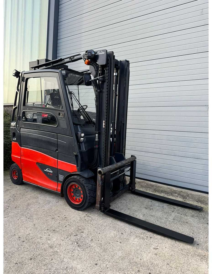 LINDE - 2020 - E-45-HL-01-600 - FORK POSITIONER, SIDE-SHIFT - FORKLIFT - Chariot élévateur: photos 2 LINDE - 2020 - E-45-HL-01-600 - FORK POSITIONER, SIDE-SHIFT - FORKLIFT - Chariot élévateur: photos 2