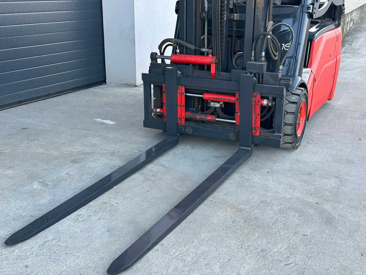 LINDE - E16L-01 - ELECTRIC FORKLIFT TRUCKS - 2012 - Chariot élévateur: photos 5 LINDE - E16L-01 - ELECTRIC FORKLIFT TRUCKS - 2012 - Chariot élévateur: photos 5