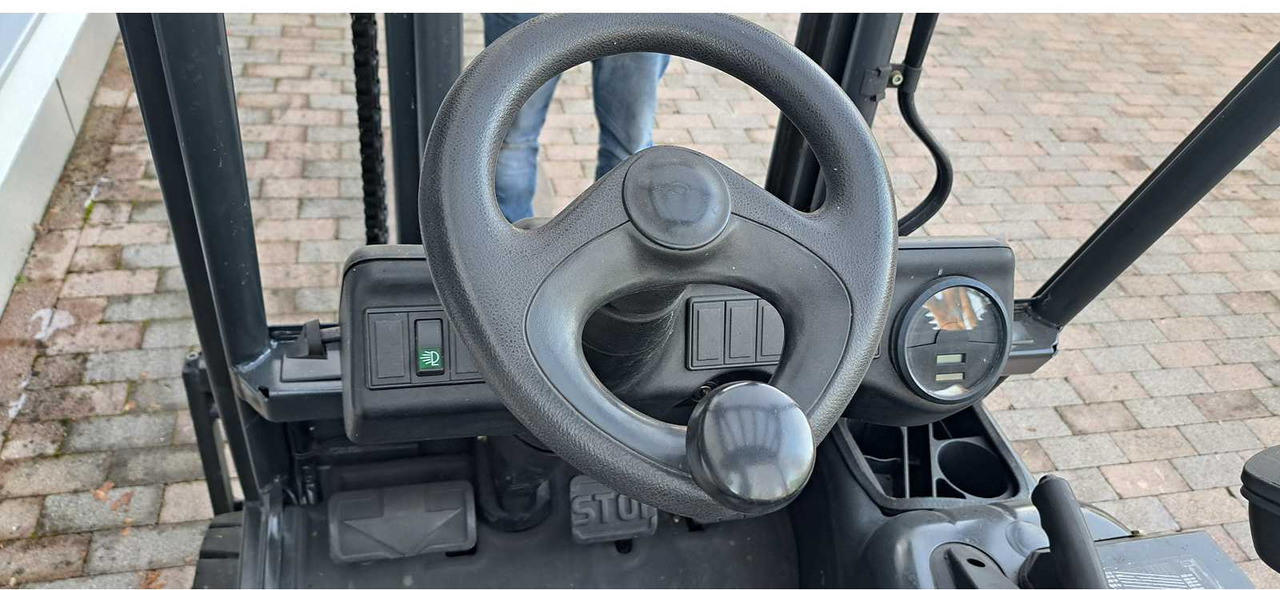 LINDE - E18C-02 - 2004 - FORKLIFT TRUCKS - Chariot élévateur: photos 5 LINDE - E18C-02 - 2004 - FORKLIFT TRUCKS - Chariot élévateur: photos 5