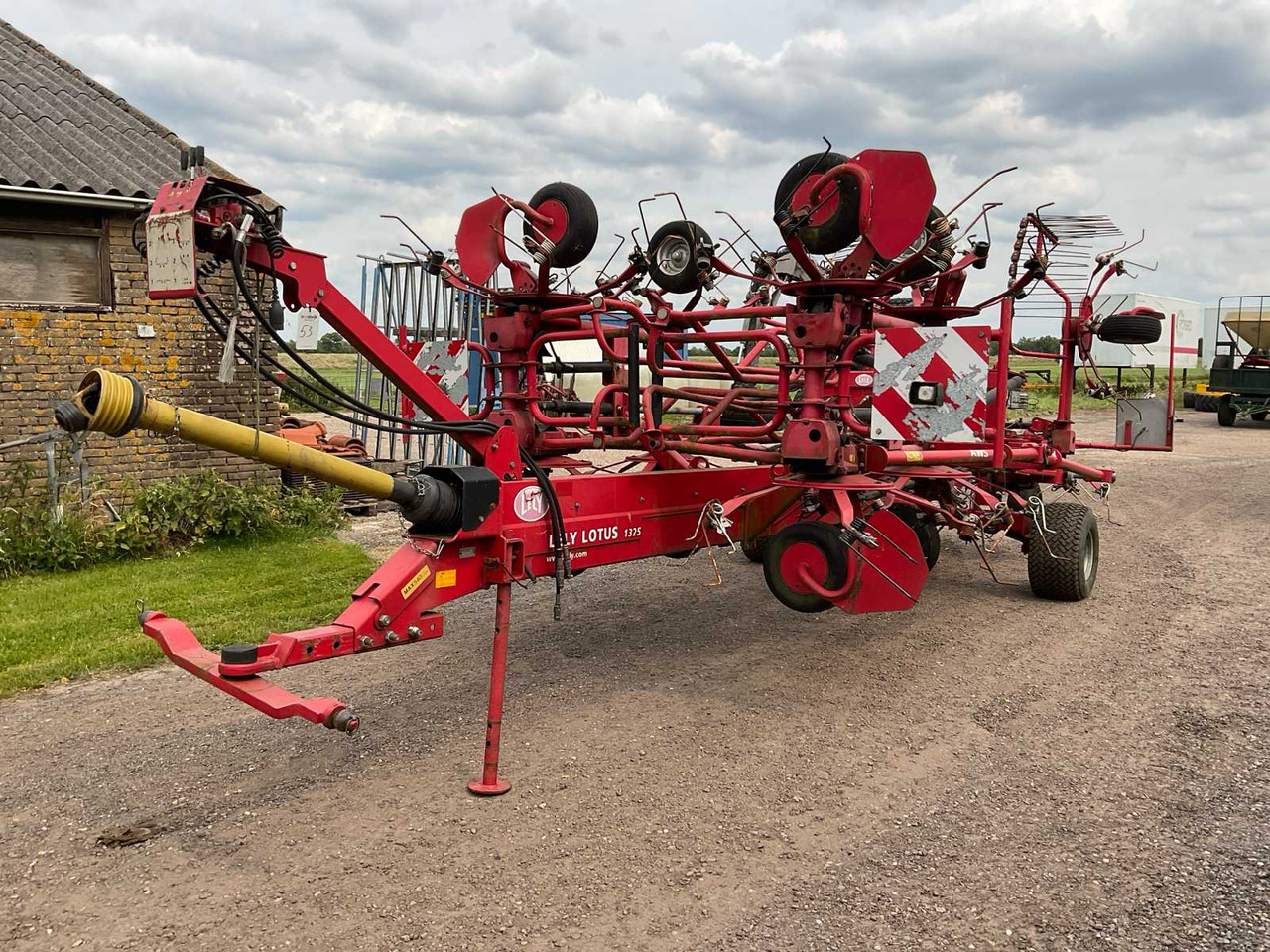 Lely Lotus 1325 - Matériel de fenaison: photos 1 Lely Lotus 1325 - Matériel de fenaison: photos 1