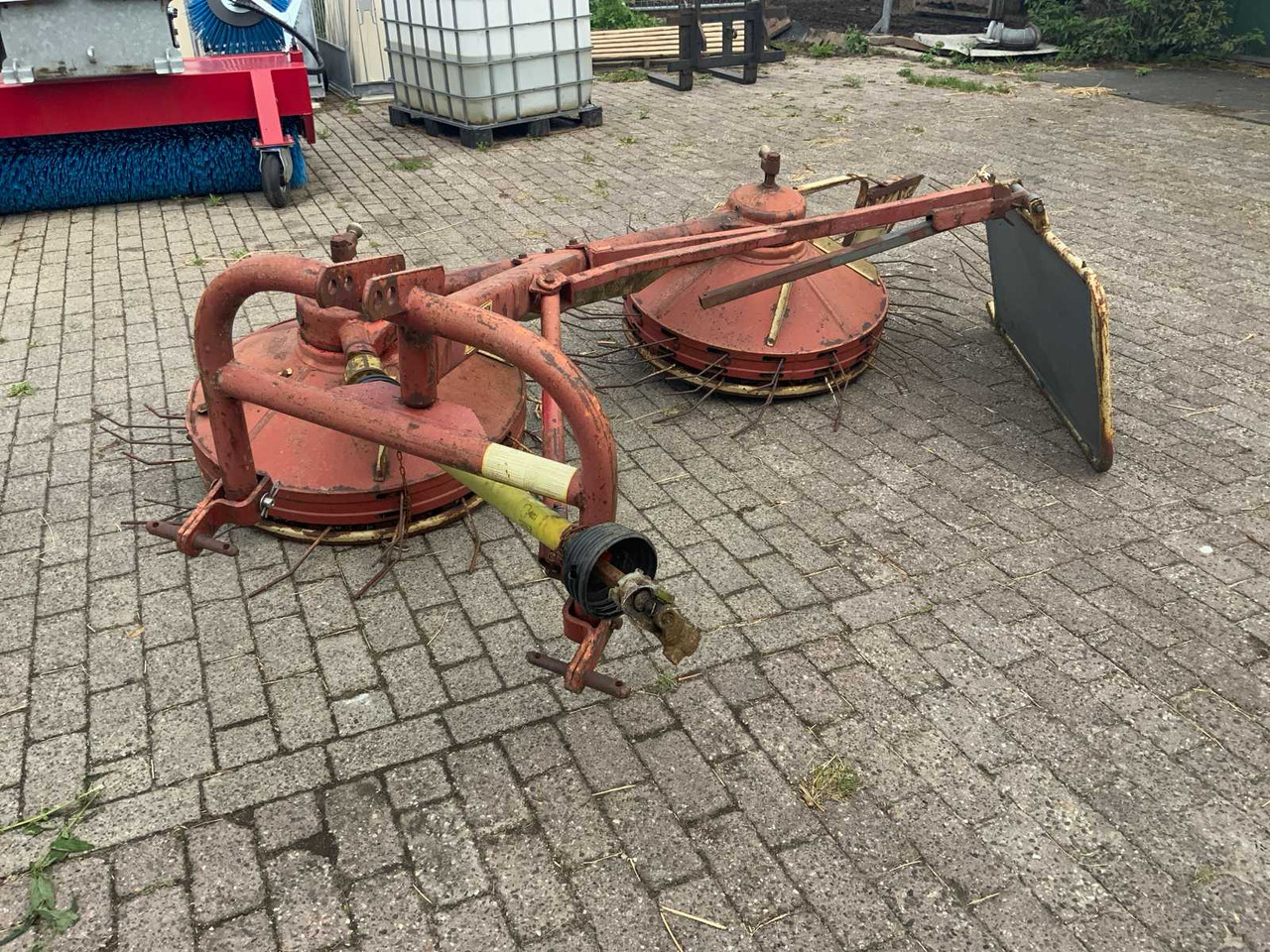 PZ CZ 300 - Machine agricole: photos 1 PZ CZ 300 - Machine agricole: photos 1