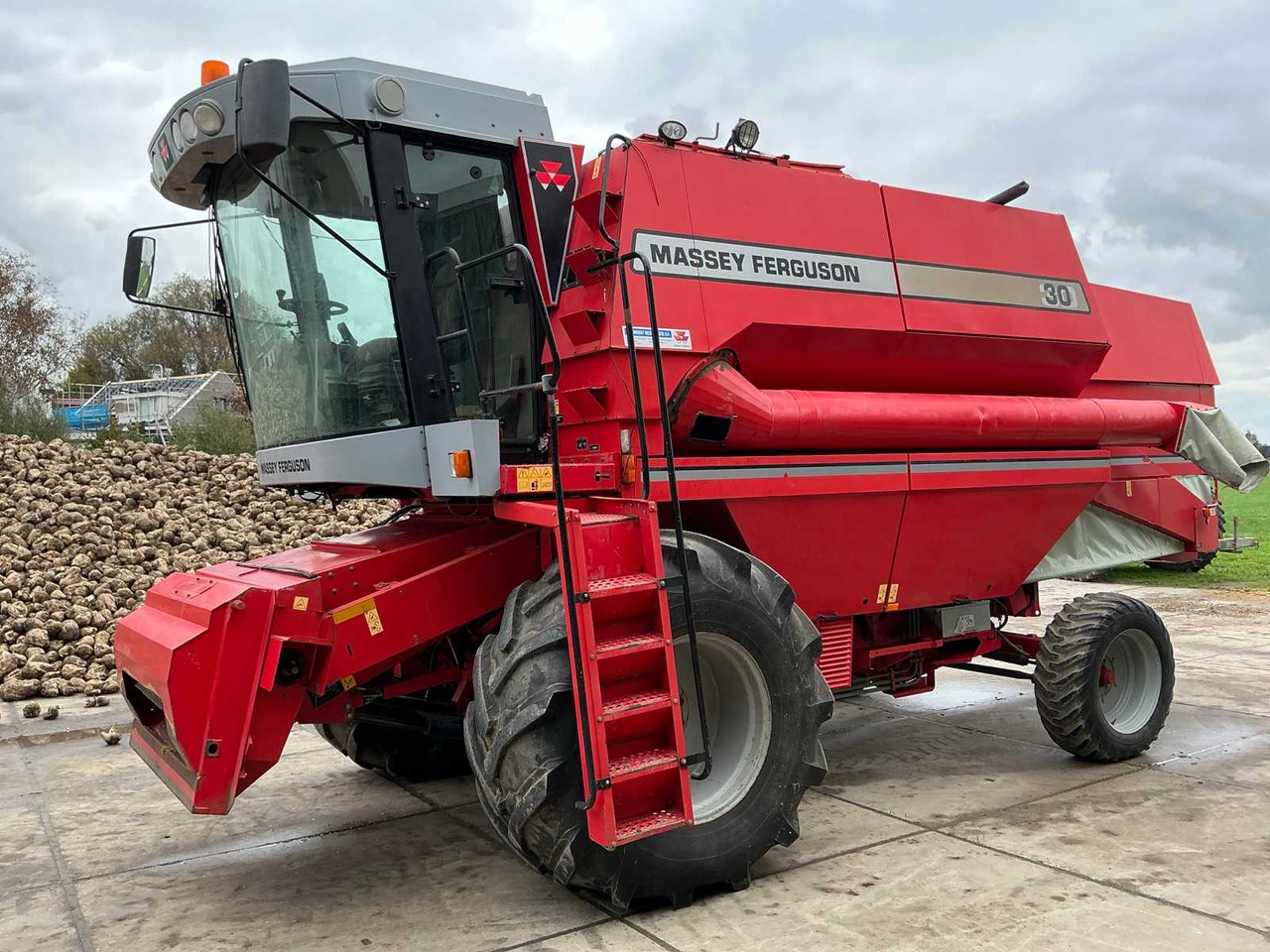 Massey ferguson MF30 - Moissonneuse-batteuse: photos 5 Massey ferguson MF30 - Moissonneuse-batteuse: photos 5