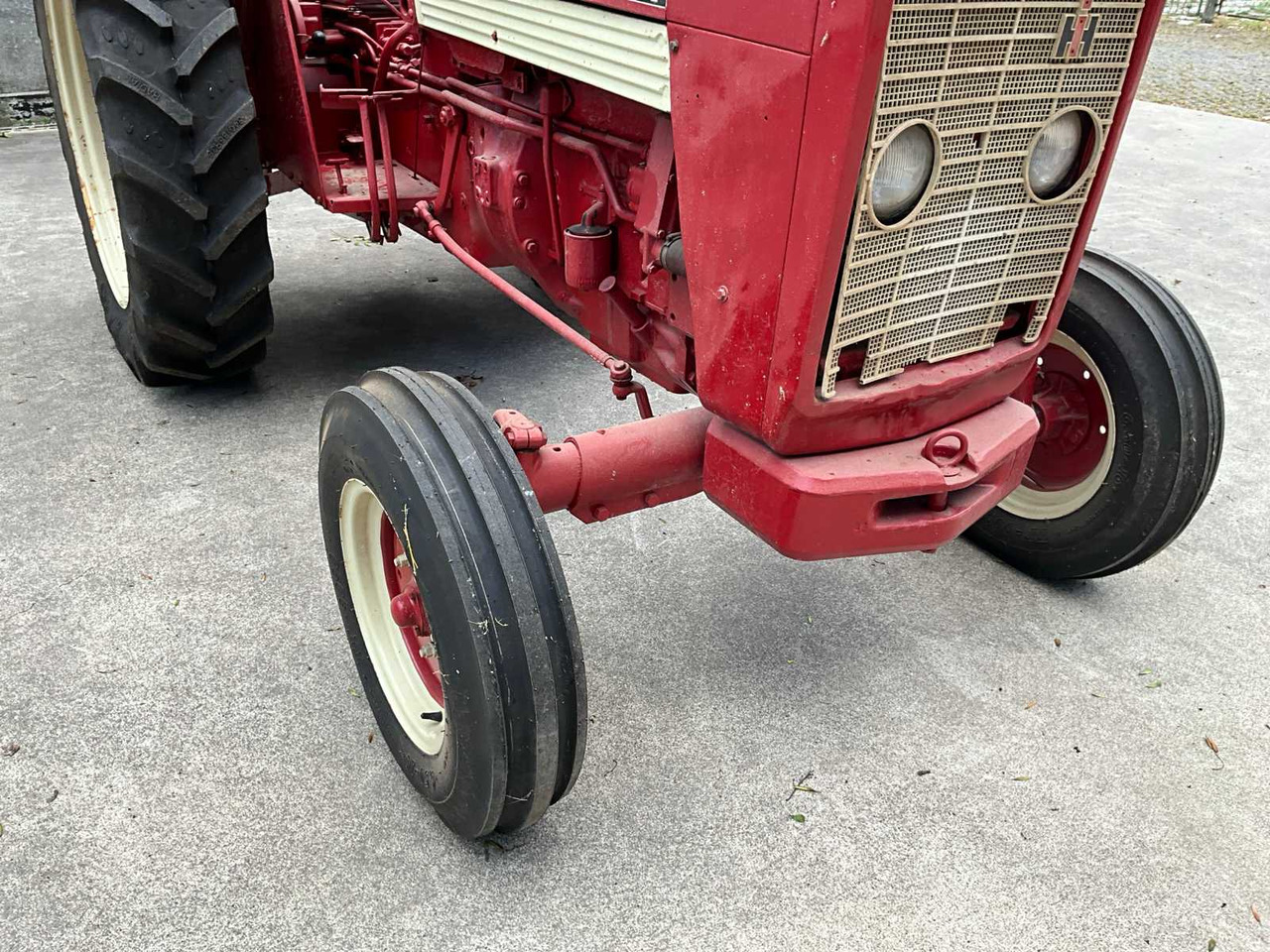 Tracteur agricole Mc cormick international 624: photos 10
