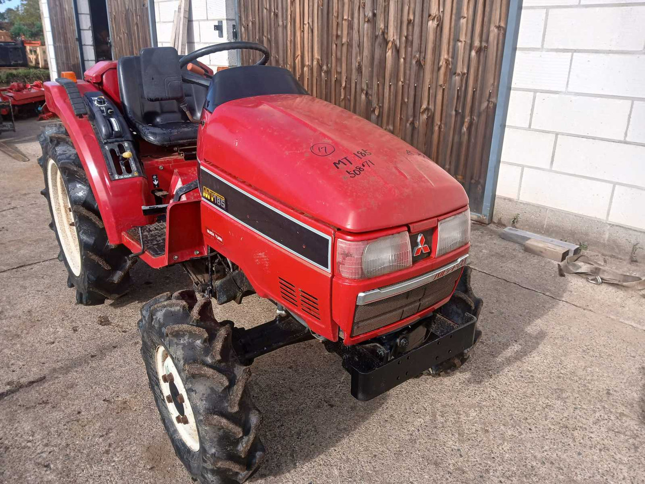Mitsubishi MT185 - Micro tracteur: photos 2 Mitsubishi MT185 - Micro tracteur: photos 2