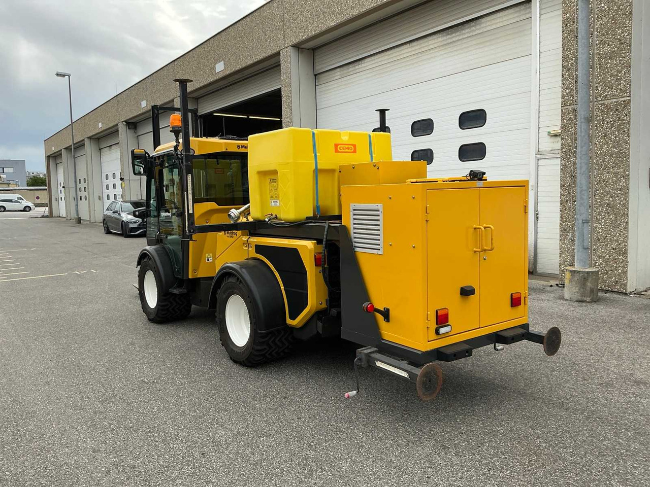 Multihog Zugmaschine - Tracteur communal: photos 3 Multihog Zugmaschine - Tracteur communal: photos 3