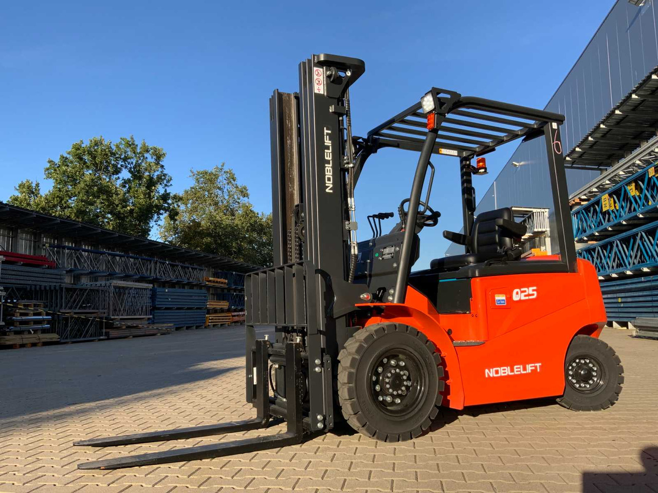 NOBLELIFT - 2024 - Q25-SERIES - 2.5T FORKLIFT ADJUSTABLE FORKS 4.8M - Chariot élévateur: photos 5 NOBLELIFT - 2024 - Q25-SERIES - 2.5T FORKLIFT ADJUSTABLE FORKS 4.8M - Chariot élévateur: photos 5