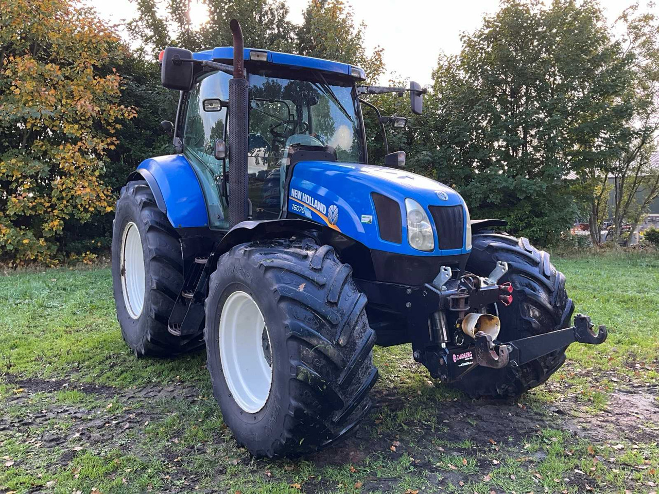 New Holland T6070 - Tracteur agricole: photos 4 New Holland T6070 - Tracteur agricole: photos 4