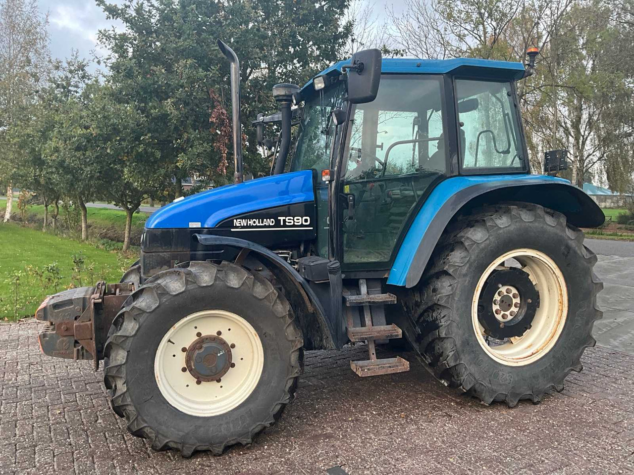 New holland TS90 - Tracteur agricole: photos 5 New holland TS90 - Tracteur agricole: photos 5