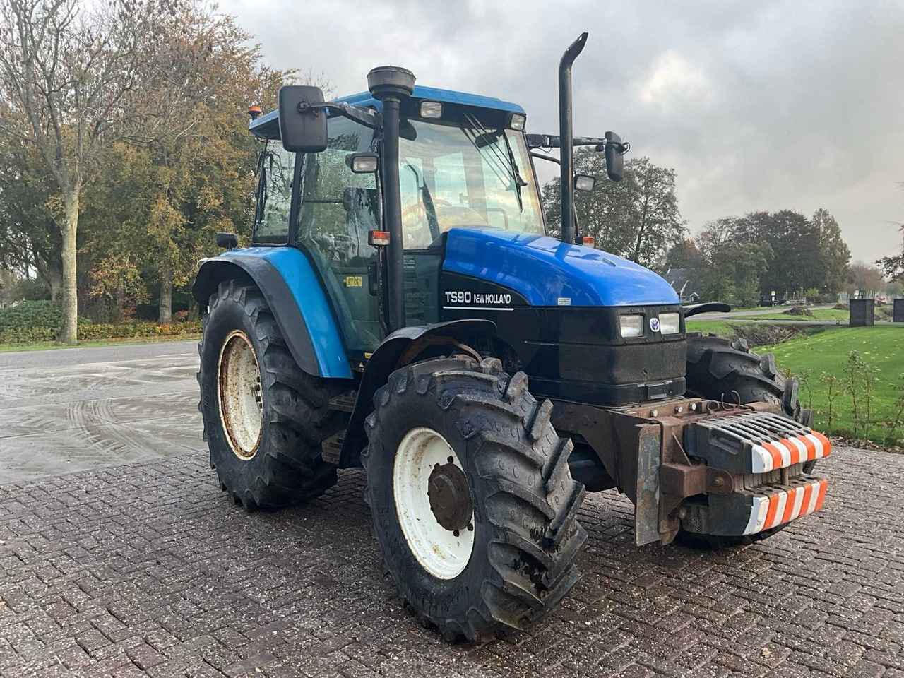 New holland TS90 - Tracteur agricole: photos 4 New holland TS90 - Tracteur agricole: photos 4