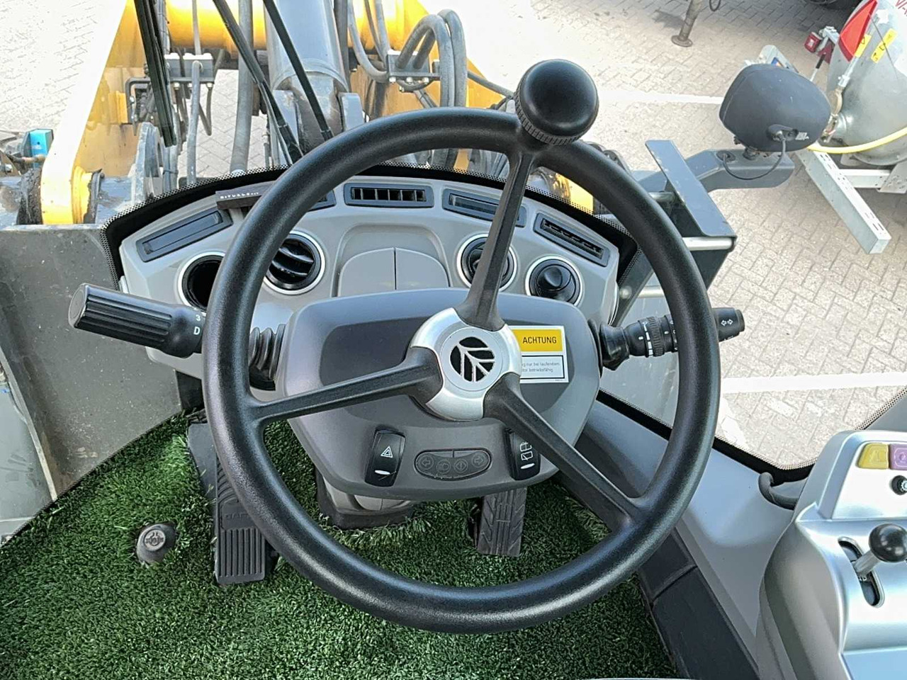 Chargeuse sur pneus New holland W170D: photos 25
