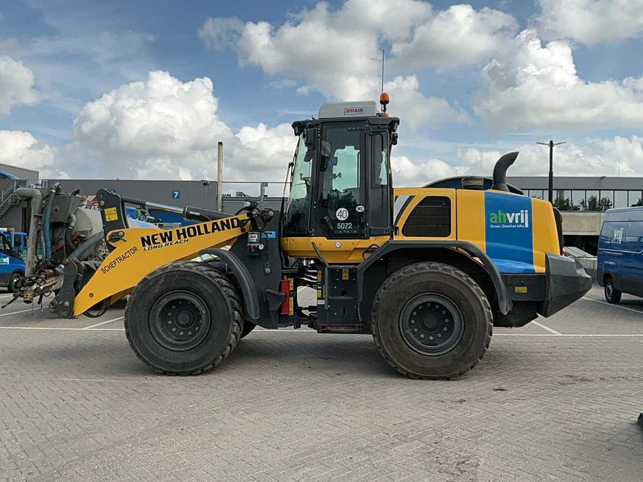Chargeuse sur pneus New holland W170D: photos 9