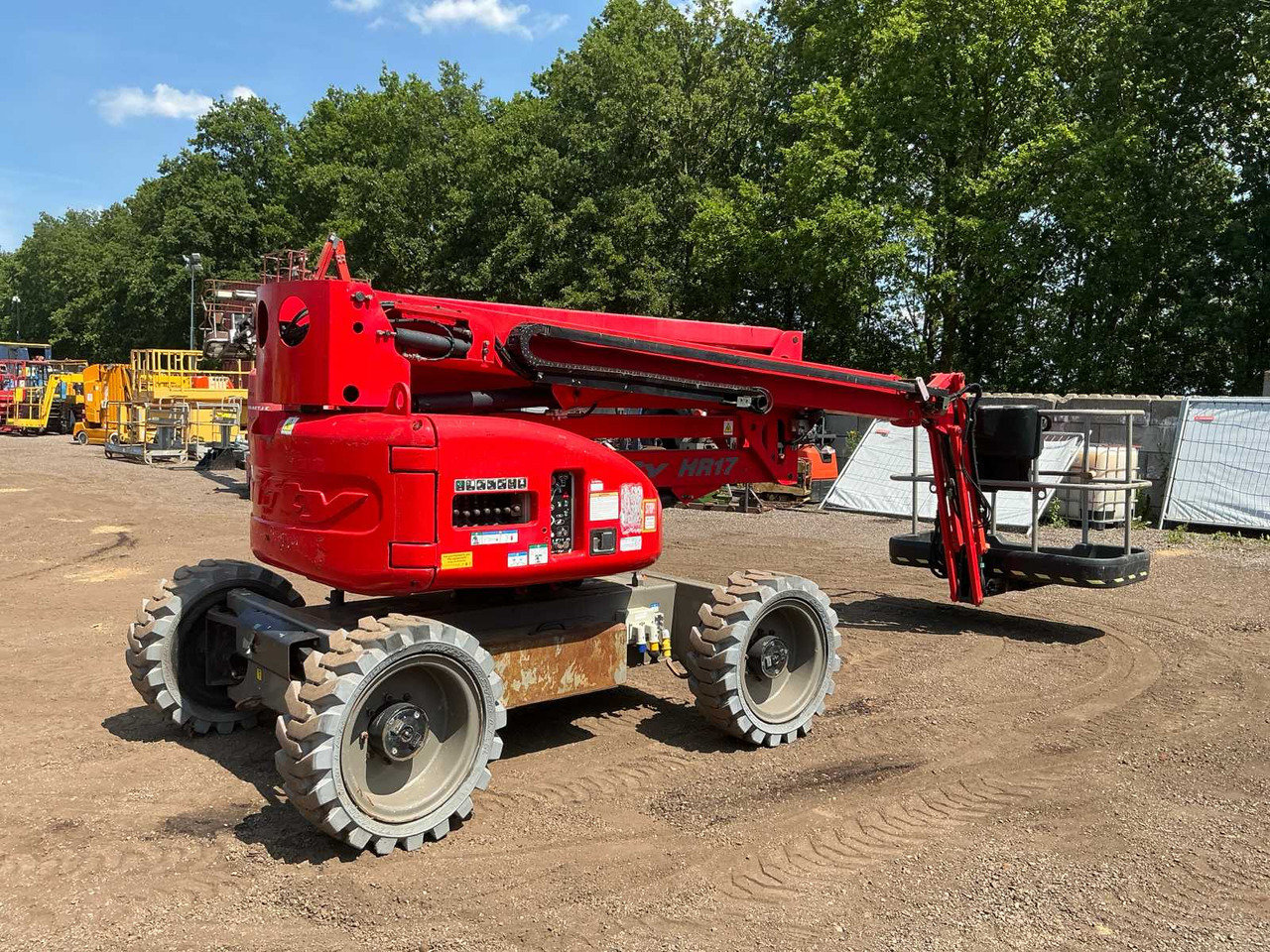 Nifty HR17 4x4 hybride - Nacelle: photos 4 Nifty HR17 4x4 hybride - Nacelle: photos 4
