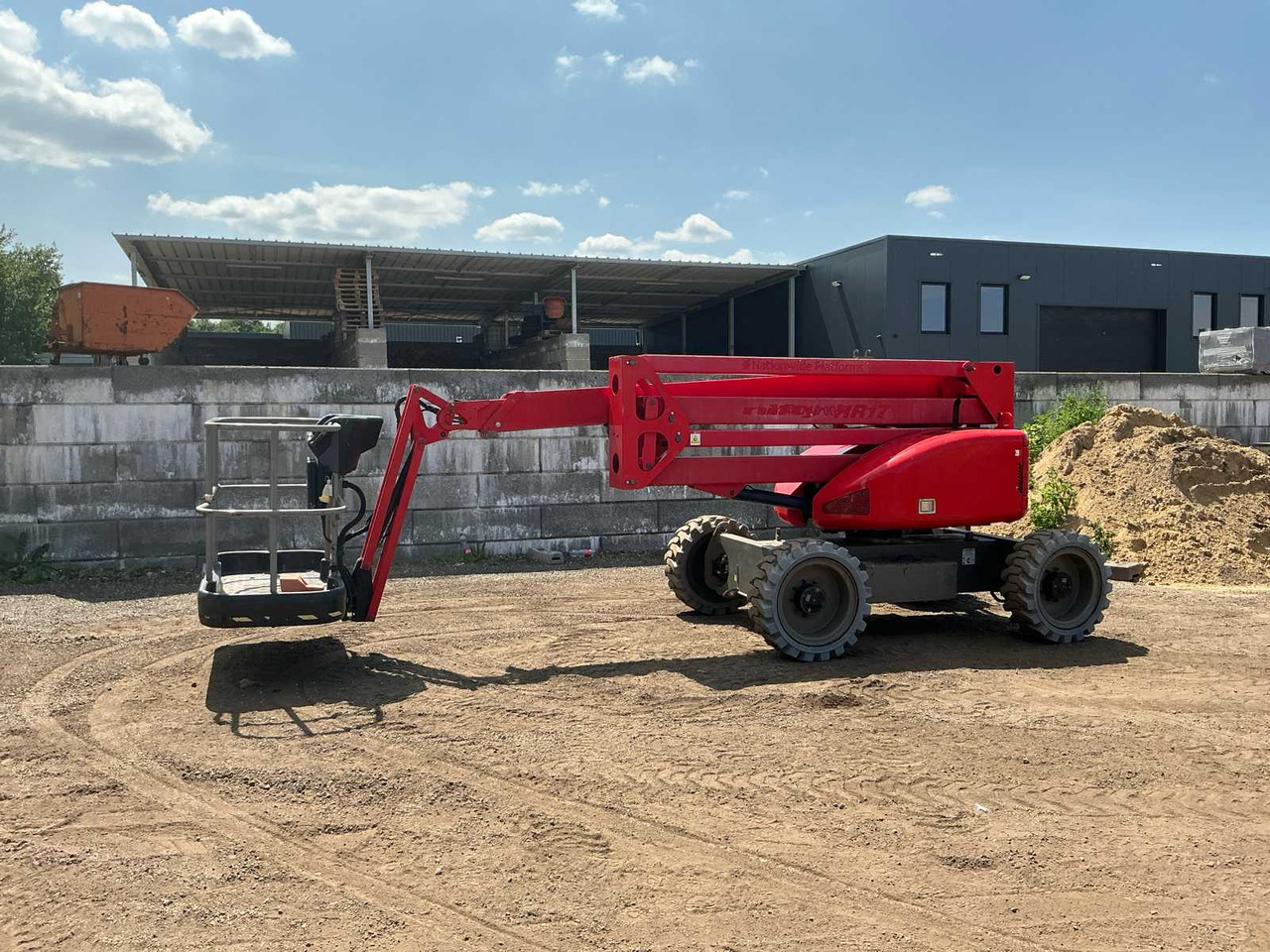 Nifty HR17 4x4 hybride - Nacelle: photos 1 Nifty HR17 4x4 hybride - Nacelle: photos 1
