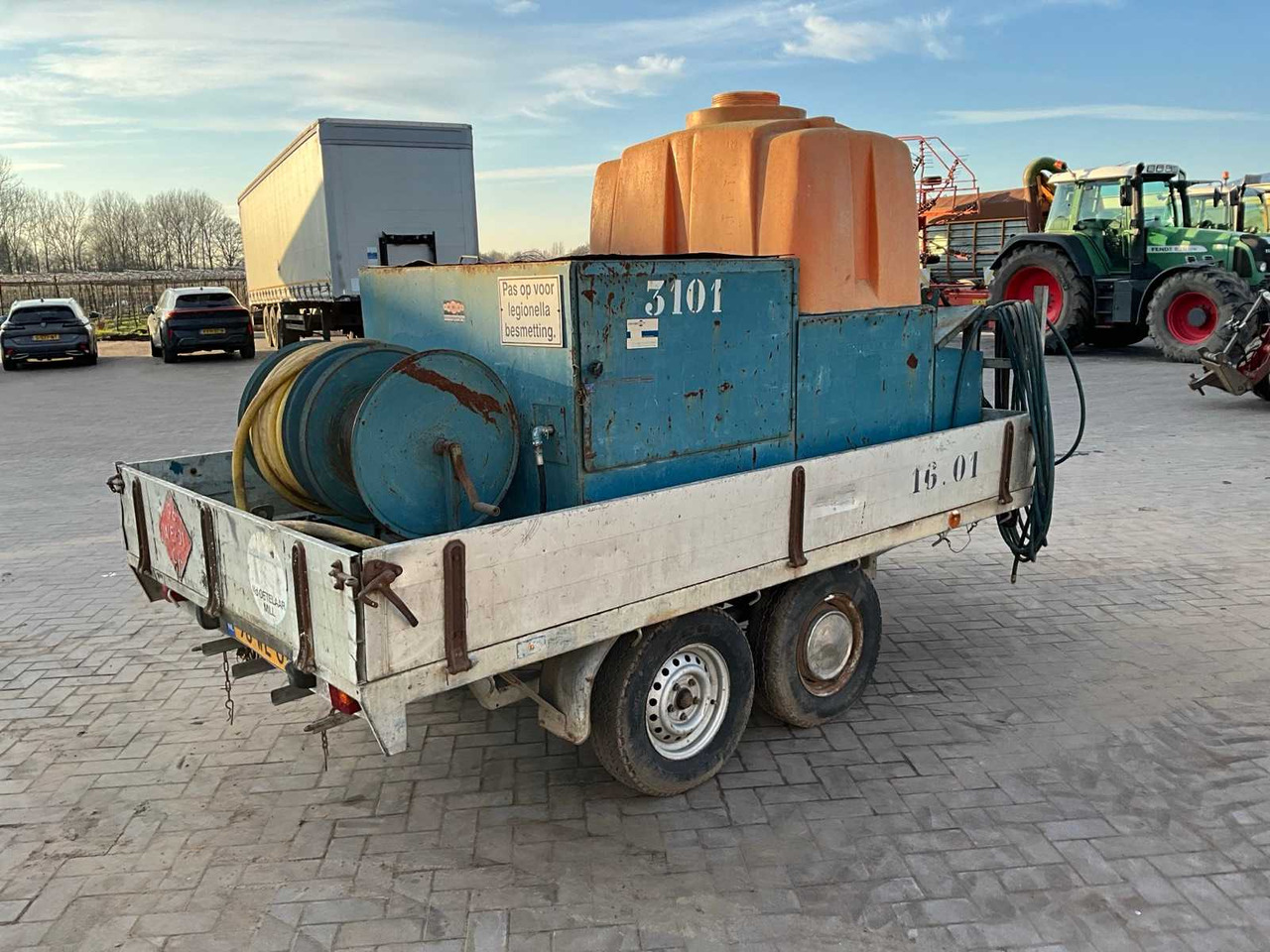 1984 HENRA JP 20 TRAILER WITH HIGH-PRESSURE CLEANING INSTALLATION - Remorque: photos 4 1984 HENRA JP 20 TRAILER WITH HIGH-PRESSURE CLEANING INSTALLATION - Remorque: photos 4