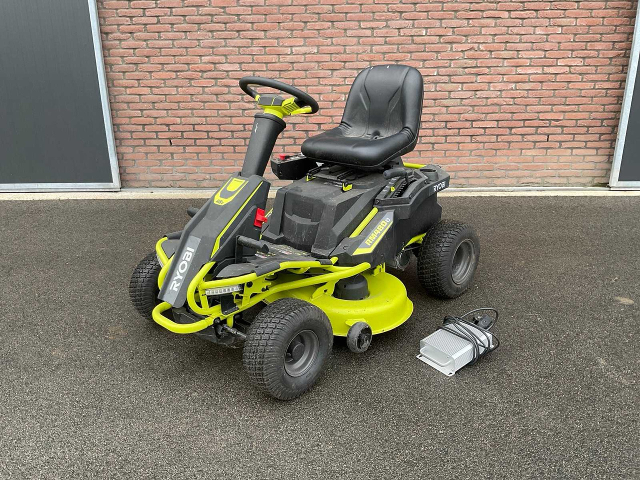 Ryobi RM480e Elektrische - Motofaucheuse: photos 1 Ryobi RM480e Elektrische - Motofaucheuse: photos 1