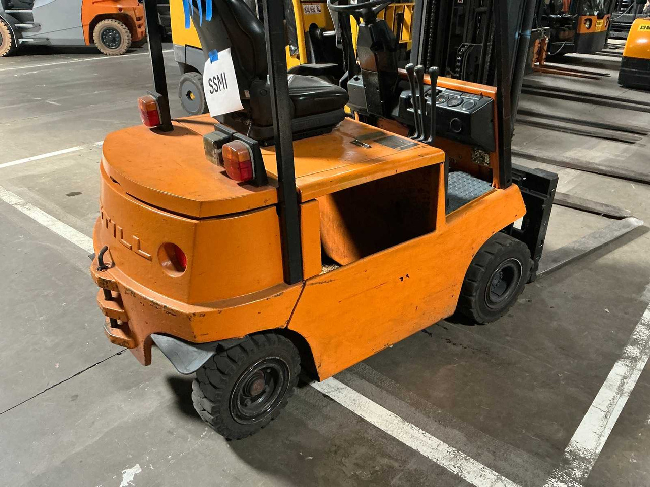 STILL - FORKLIFT TRUCKS - 1998 - Chariot élévateur: photos 3 STILL - FORKLIFT TRUCKS - 1998 - Chariot élévateur: photos 3