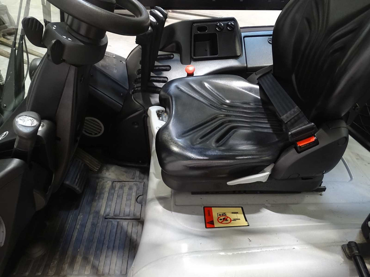 STILL RX60-25 2014 FORKLIFT - Chariot élévateur: photos 4 STILL RX60-25 2014 FORKLIFT - Chariot élévateur: photos 4